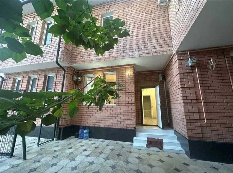 Сотилади 3 хонали квартира, 65 м², 1/2 қават — Мирзо Улуғбек тумани