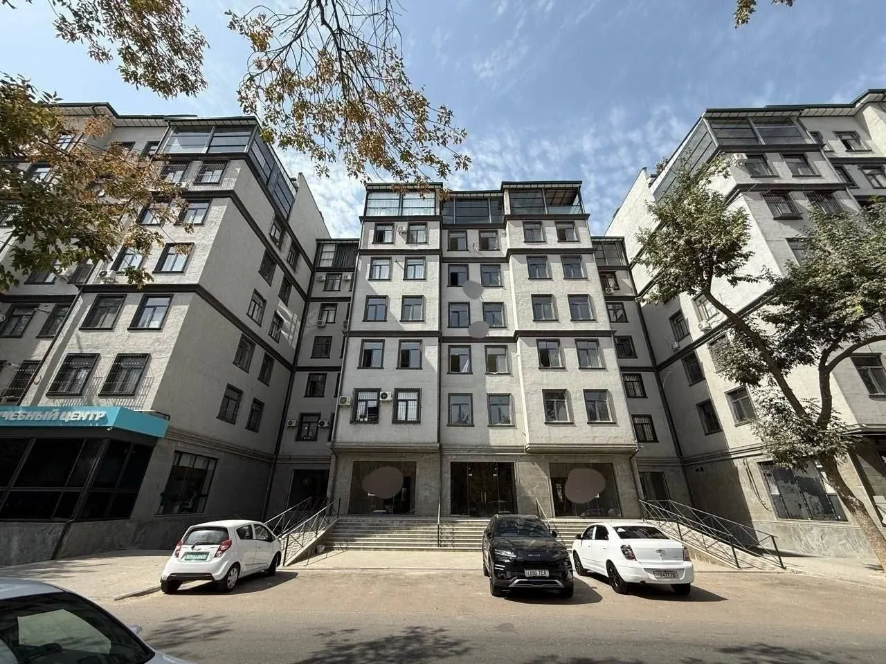 Сотилади 3 хонали квартира, 91 м², 2/8 қават — Мирзо Улуғбек тумани