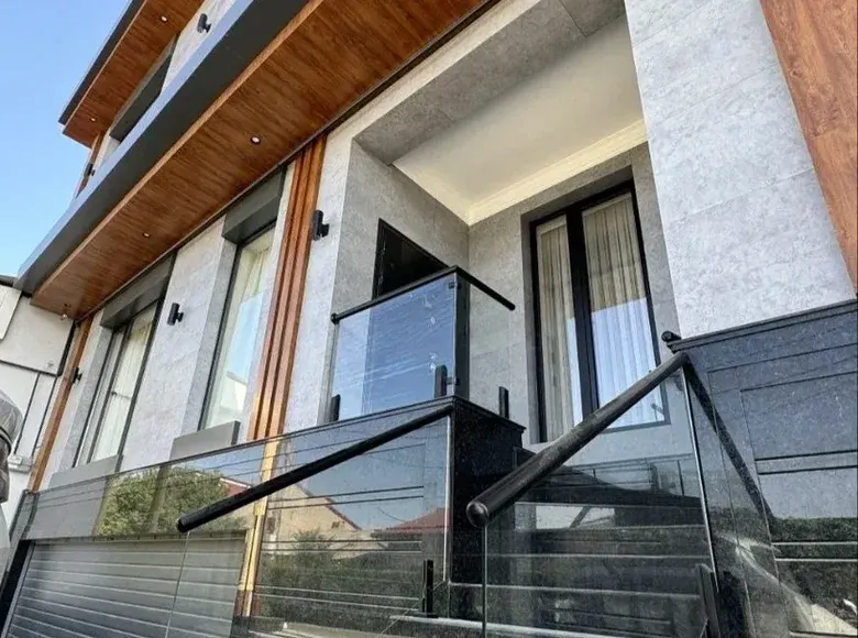 Ижарага берилади 7 хонали ҳовли уй, 3 сотих, 500 м² — Мирзо Улуғбек тумани