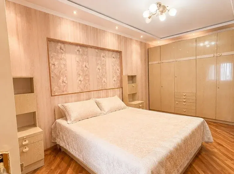 Продаётся 3-комнатная квартира, 100 м², 4/7 этаж — Шайхантахурский район