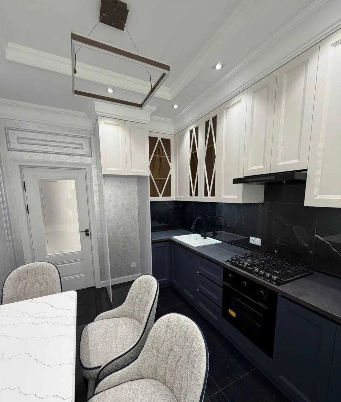 Sotiladi 4 xonali kvartira, 114 m², 9/13 qavat — Yakkasaroy tumani