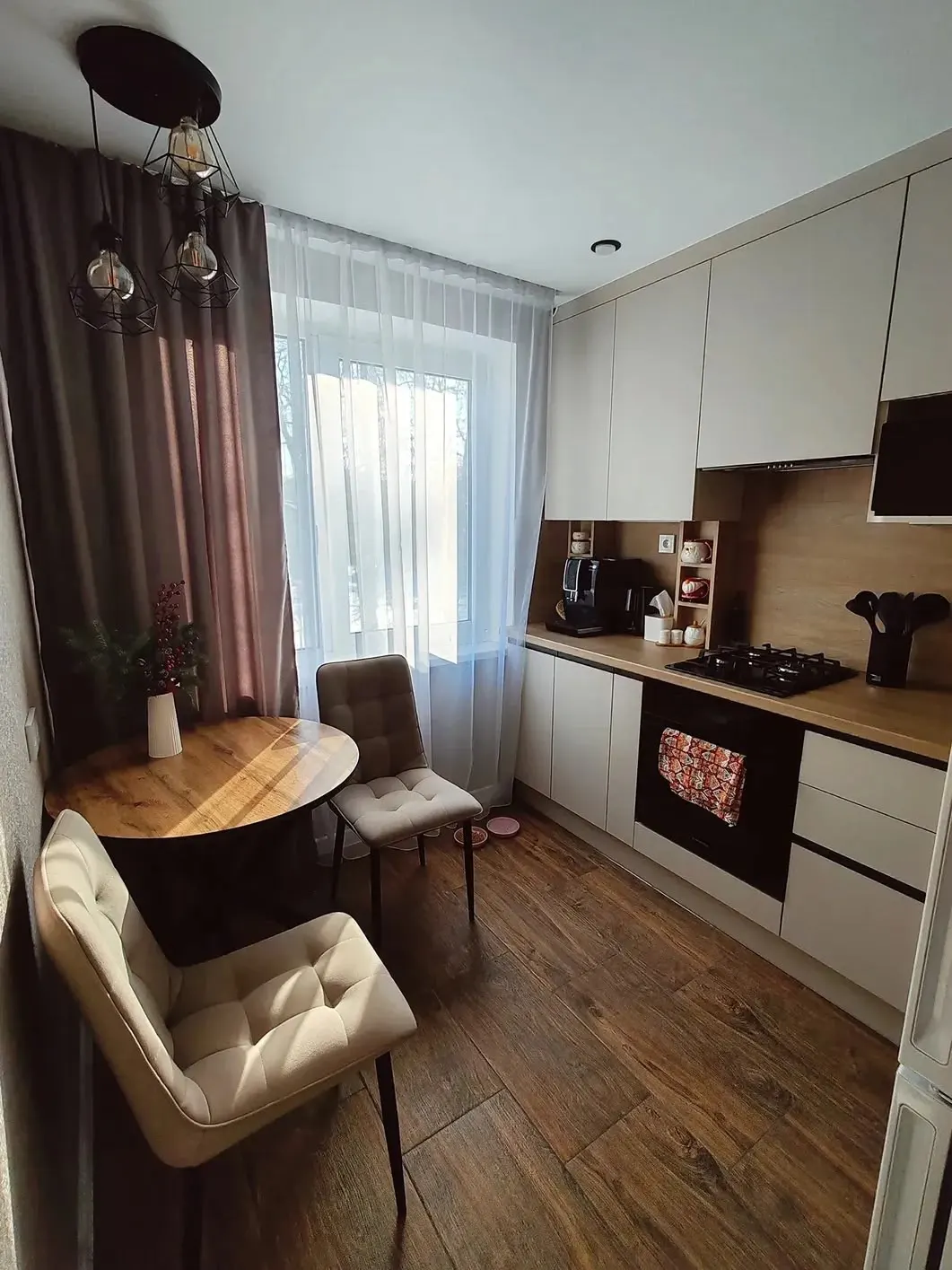 Ижарага берилади 6 хонали квартира, 250 м², 2/2 қават — Чилонзор тумани