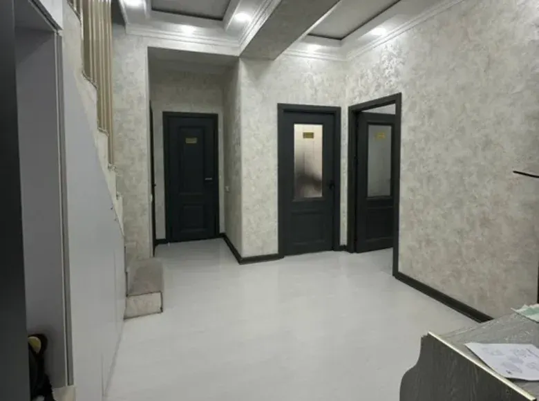 Сотилади 5 хонали квартира, 140 м², 3/3 қават — Шайхонтоҳур тумани