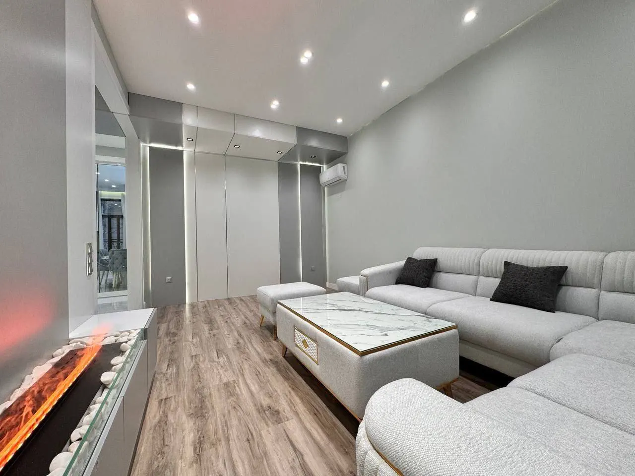 Сдаётся 4-комнатная квартира, 120 м², 4/8 этаж — Мирзо-Улугбекский район