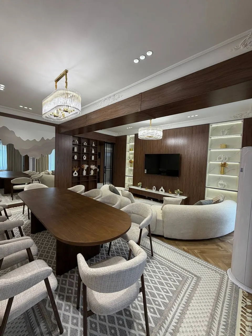 Продаётся 4-комнатная квартира, 140 м², 8/9 этаж — Мирзо-Улугбекский район