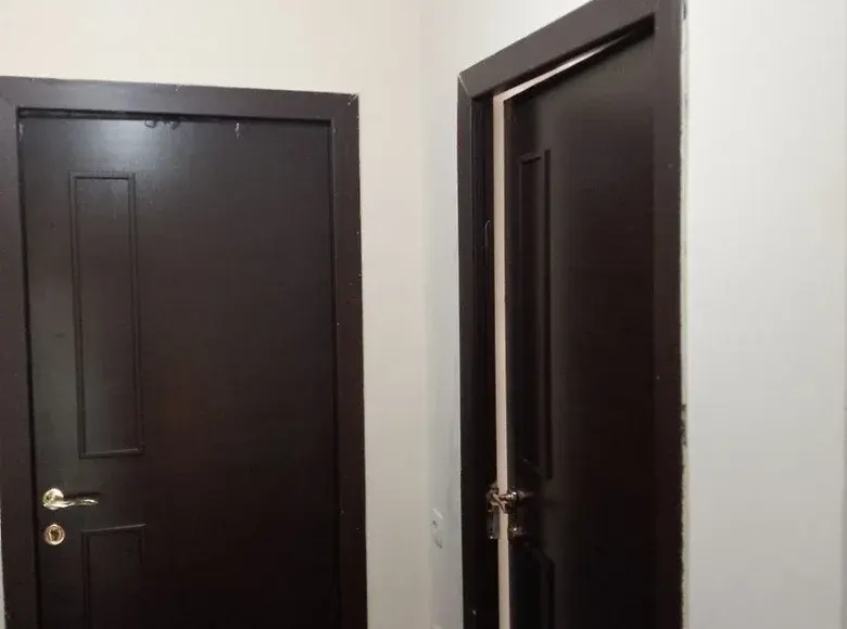 Сотилади 1 хонали квартира, 3/5 қават — Гулистон шаҳри