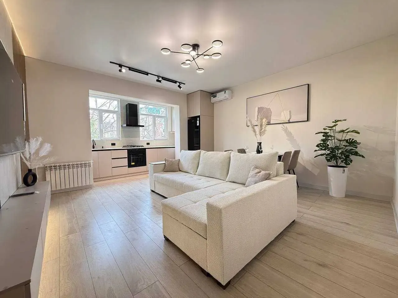 Kunlik ijaraga 3 xonali kvartira, 75 m², 26/51 qavat — Shayxontohur tumani