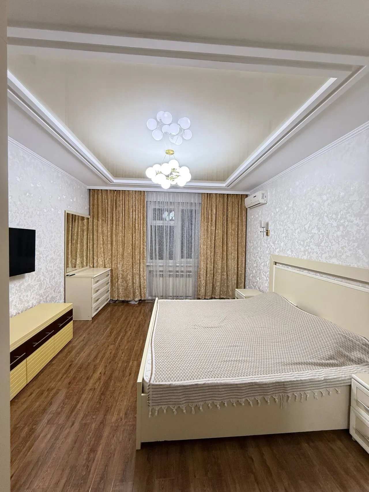 Сдаётся 3-комнатная квартира, 76 м², 2/4 этаж — Мирабадский район