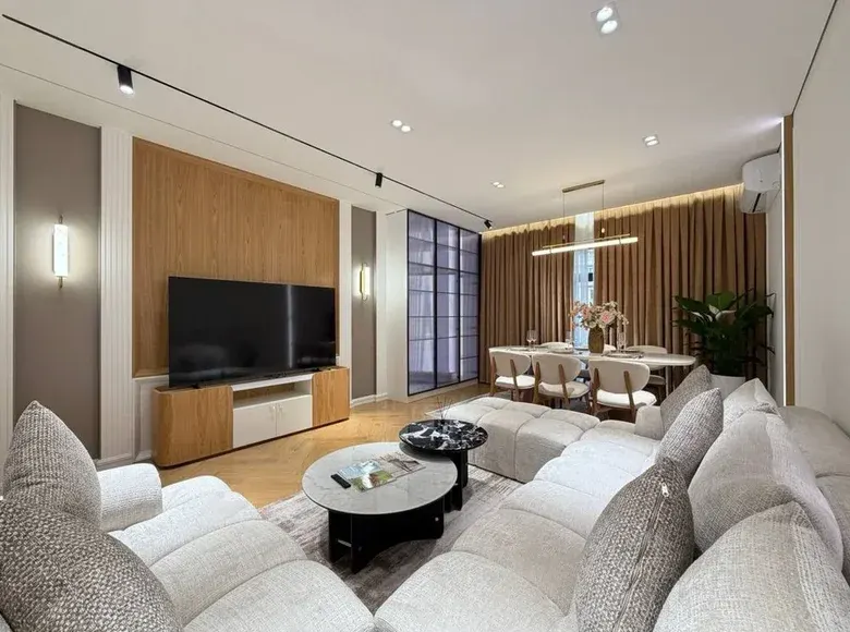 Sotiladi 4 xonali kvartira, 135 m², 7/9 qavat — Yakkasaroy tumani