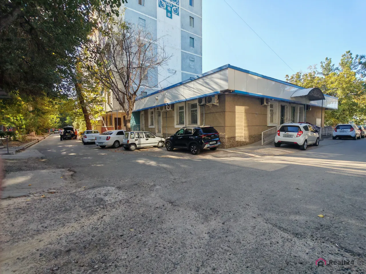 Сдаётся недвижимость, 90 м², 1/1 этаж — Учтепинский район