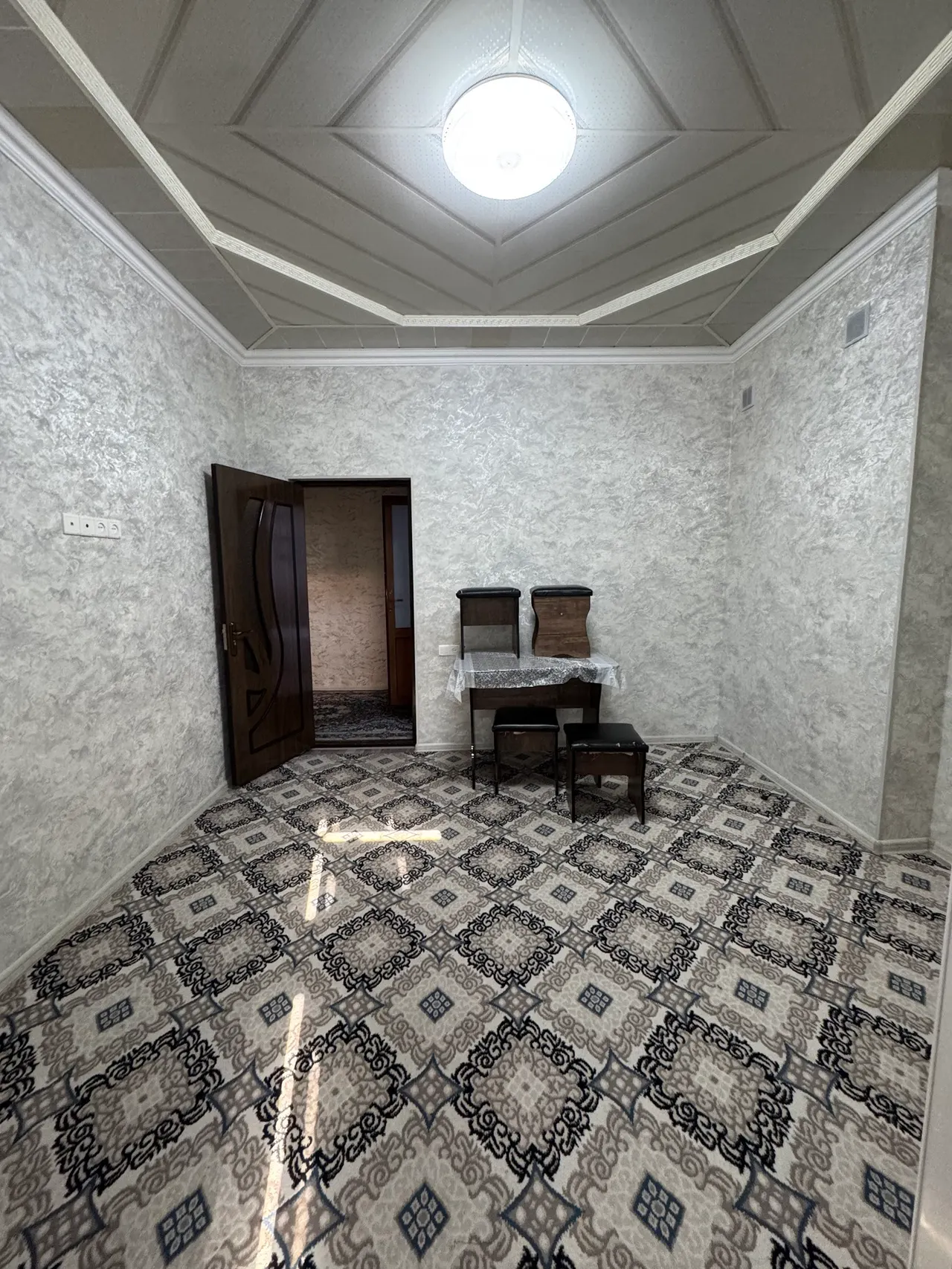 Продаётся 1-комнатная квартира, 40 м², 4/5 этаж — Наманган