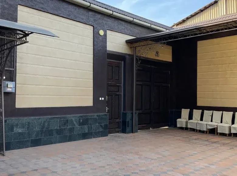 Sotiladi 15 xonali hovli uy, 6 sotix, 600 m² — Yunusobod tumani