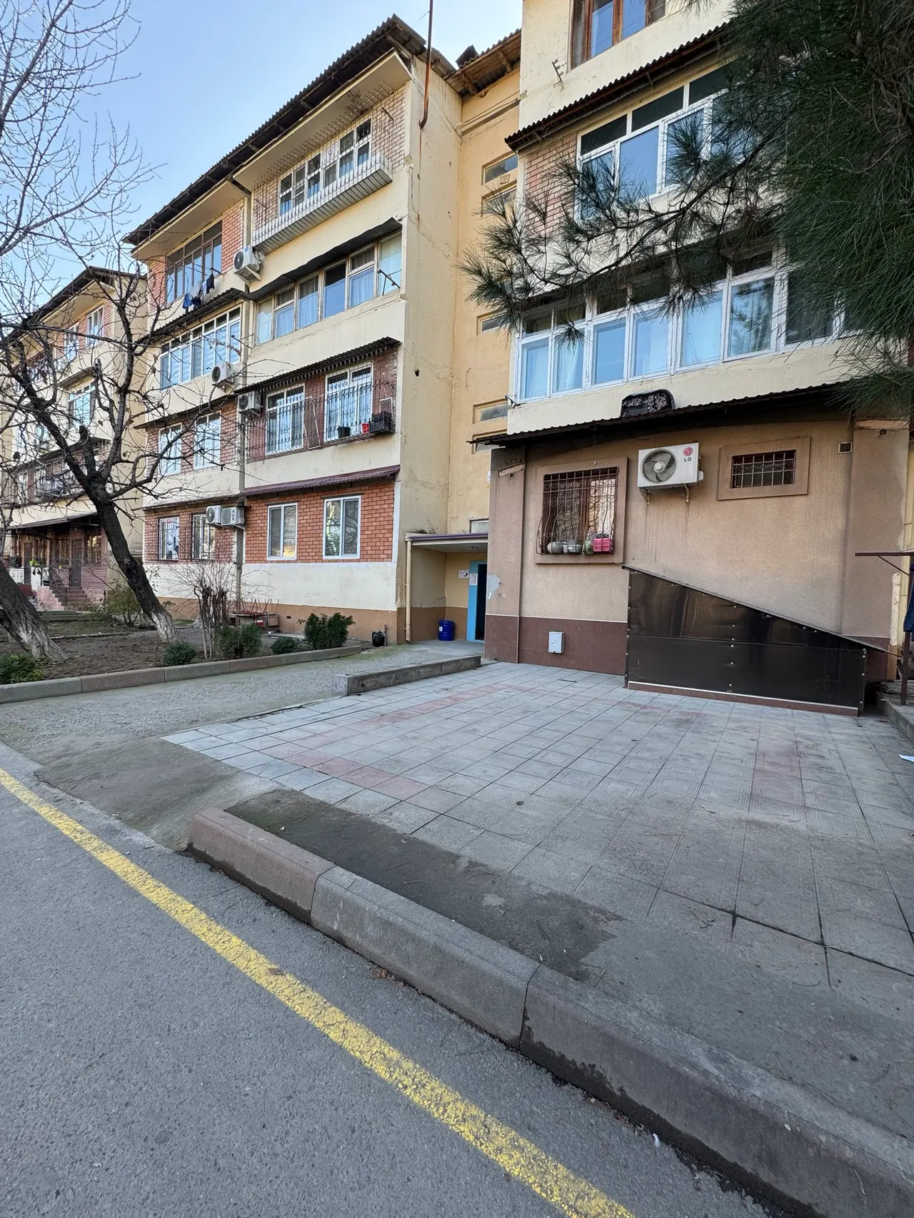 Продаётся 3-комнатная квартира, 72 м², 1/4 этаж — Мирзо-Улугбекский район