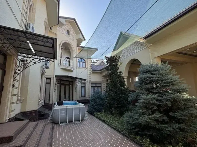 Сотилади 7 хонали ҳовли уй, 5.3 сотих, 400 м² — Юнусобод тумани