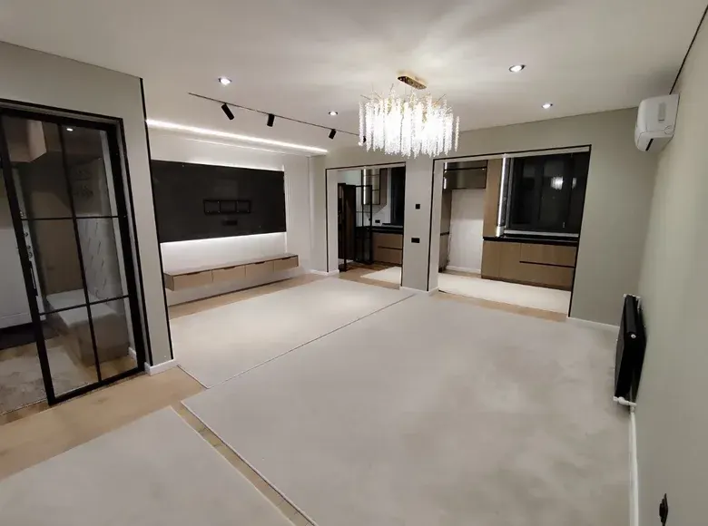 Сотилади 4 хонали квартира, 83 м², 4/4 қават — Мирзо Улуғбек тумани
