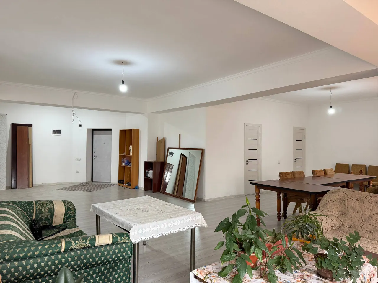 Sotiladi 4 xonali kvartira, 160 m², 2/9 qavat — Yashnobod tumani