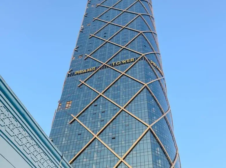 Продаётся 3-комнатная квартира, 100 м², 27/47 этаж — Яккасарайский район