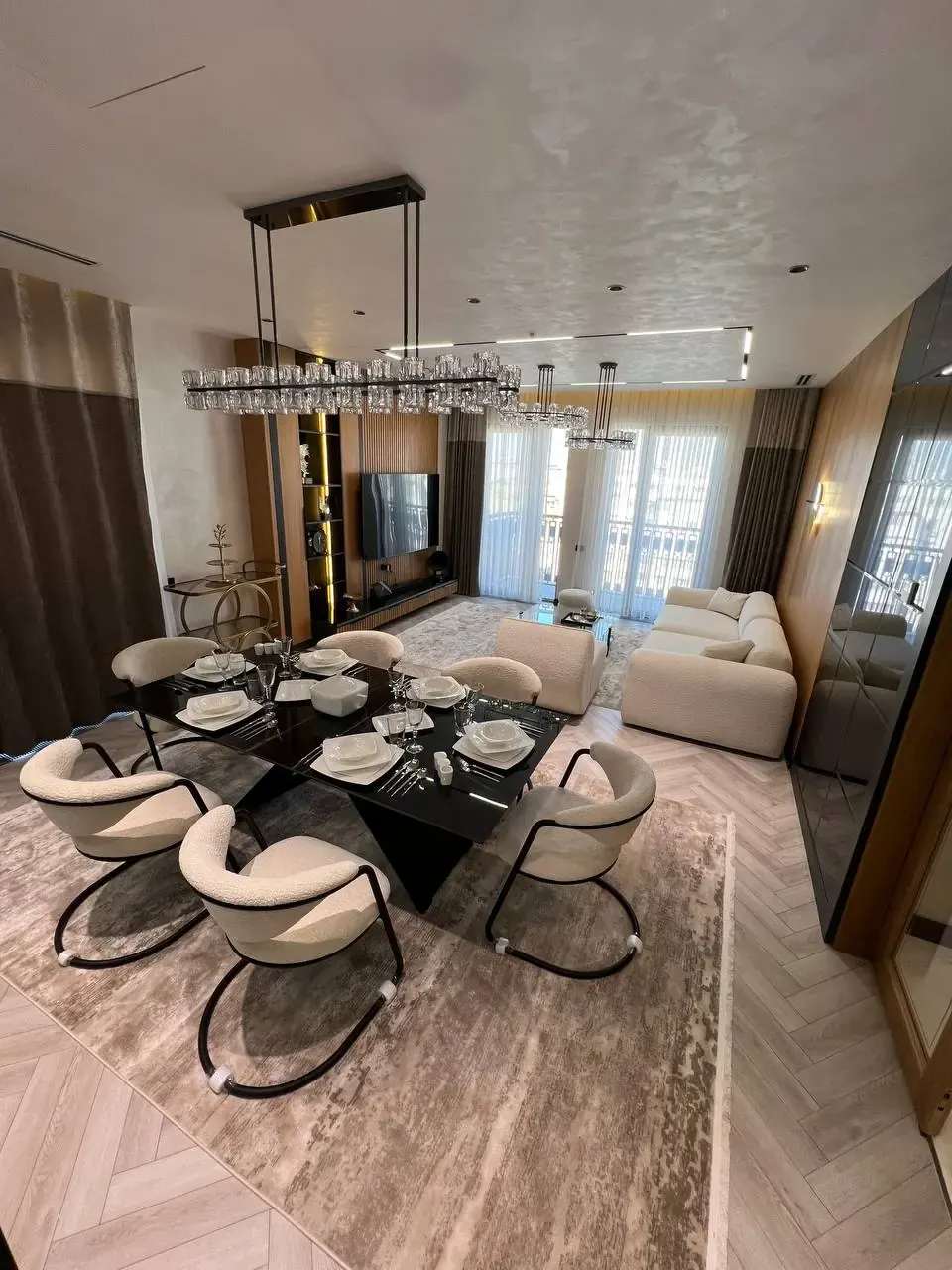 Ijaraga beriladi 4 xonali kvartira, 200 m², 8/10 qavat — Mirobod tumani
