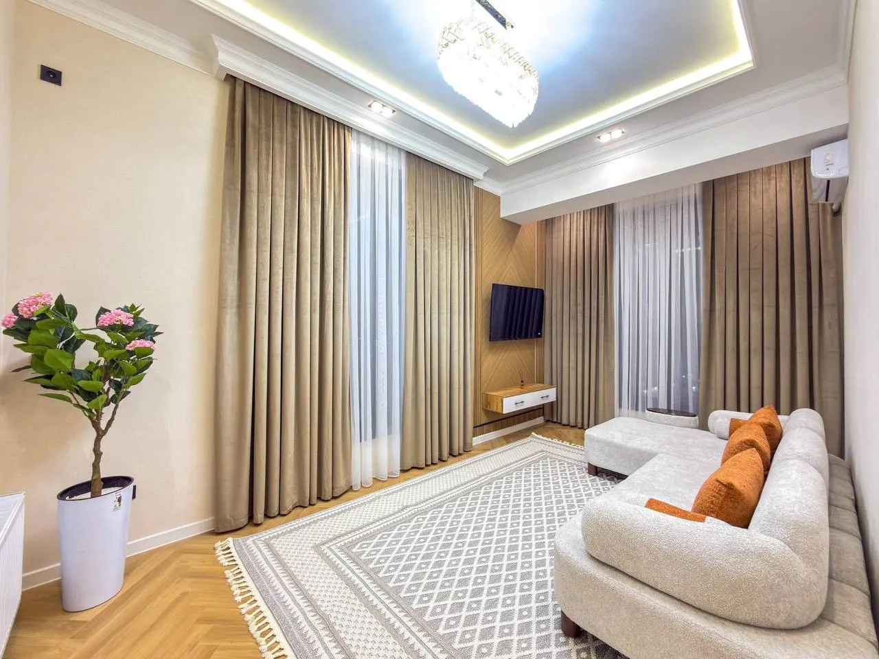 Sotiladi 4 xonali kvartira, 90 m², 9/10 qavat — Mirzo Ulugʻbek tumani