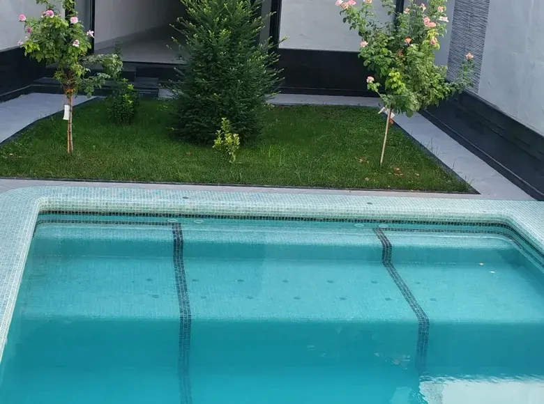 Ijaraga beriladi 8 xonali hovli uy, 6 sotix, 2/3 qavat — Mirzo Ulugʻbek tumani
