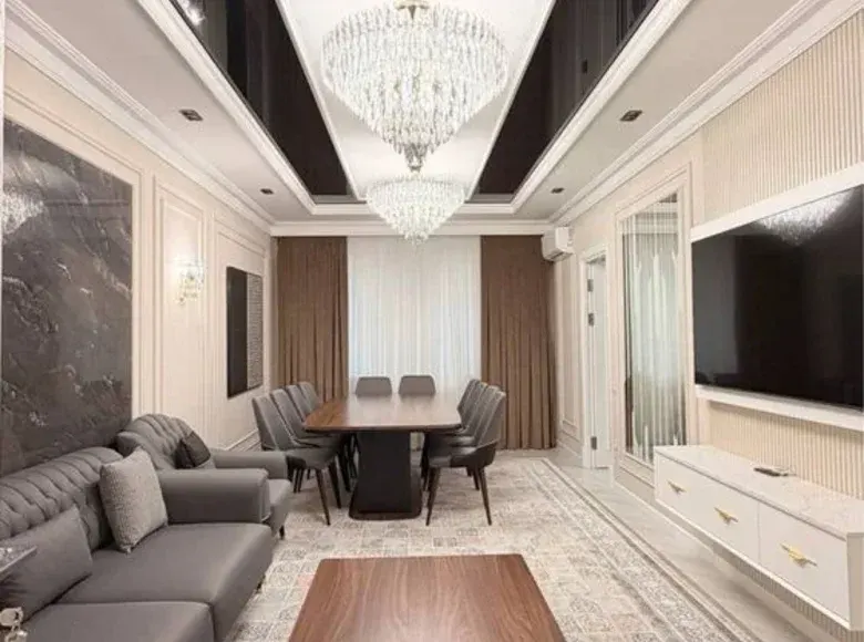 Sotiladi 3 xonali kvartira, 100 m², 4/11 qavat — Mirzo Ulugʻbek tumani
