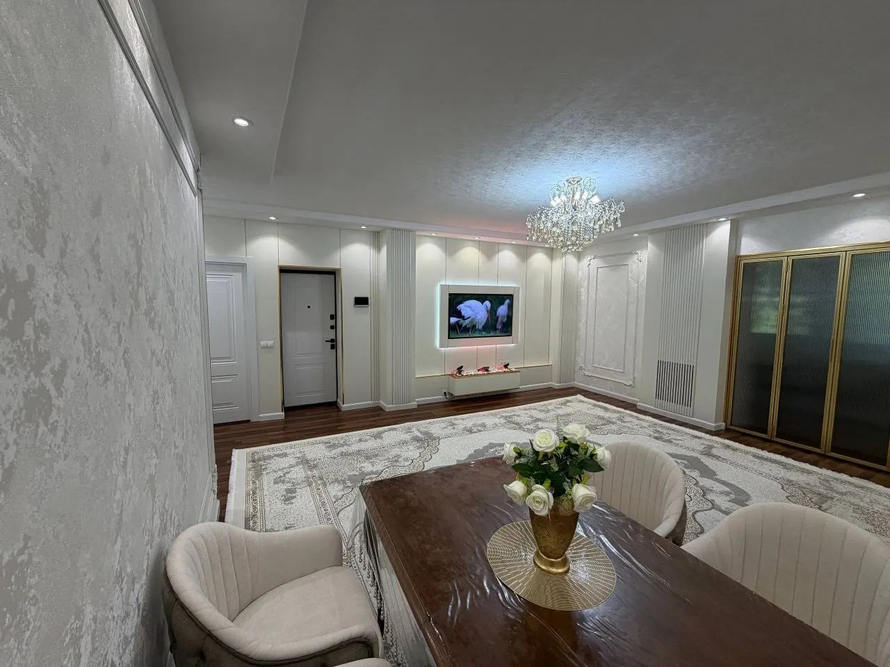 Сотилади 3 хонали квартира, 75 м², 2/4 қават — Мирзо Улуғбек тумани