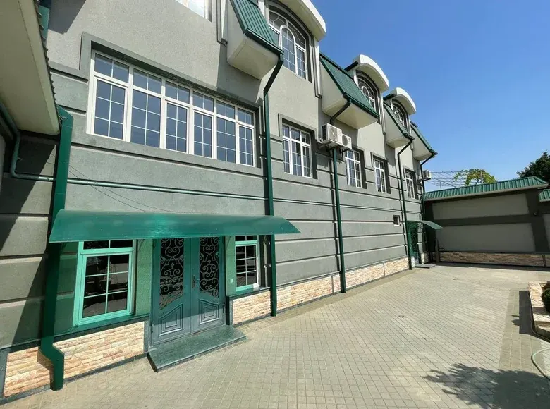 Сотилади 8 хонали ҳовли уй, 7 сотих, 400 м² — Юнусобод тумани