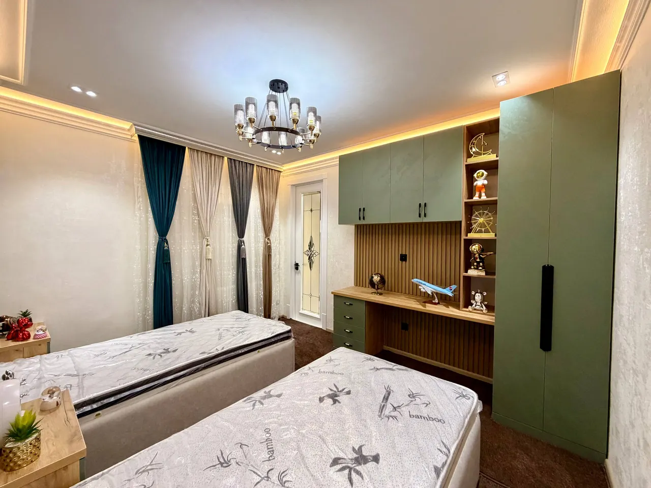 Sotiladi 3 xonali kvartira, 90 m², 4/9 qavat — Samarqand shahri