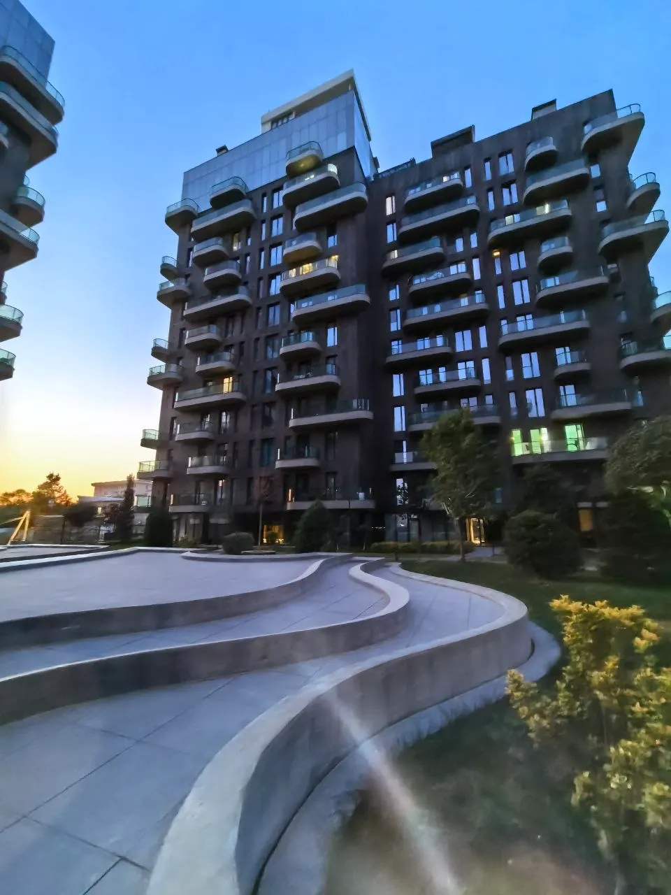 Sotiladi 2 xonali kvartira, 100 m², 11/11 qavat — Mirobod tumani