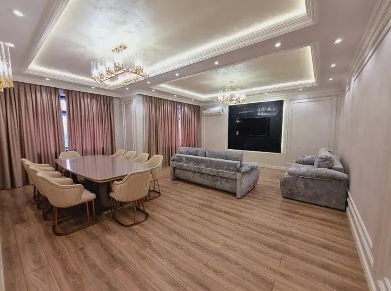 Сотилади 4 хонали квартира, 164 м², 2/8 қават — Миробод тумани