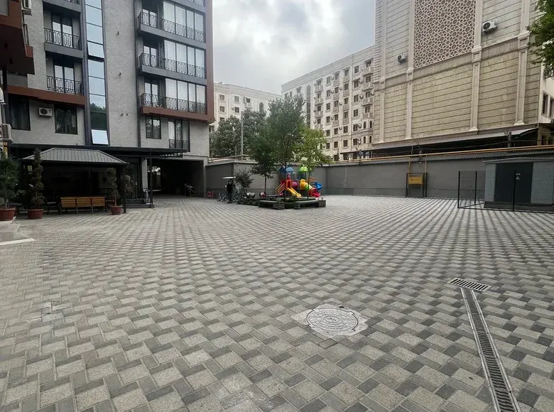 Продаётся 2-комнатная квартира, 67 м², 3/8 этаж — Яккасарайский район