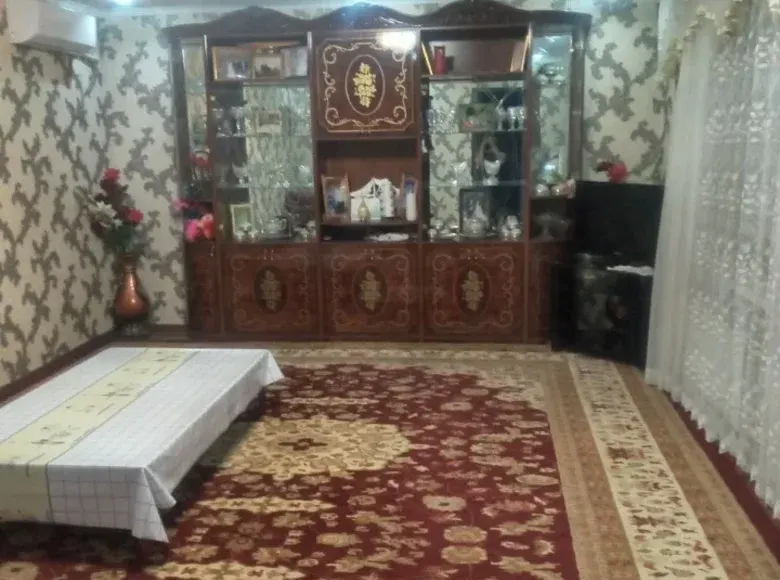 Сотилади 4 хонали ҳовли уй, 45 сотих, 450 м²