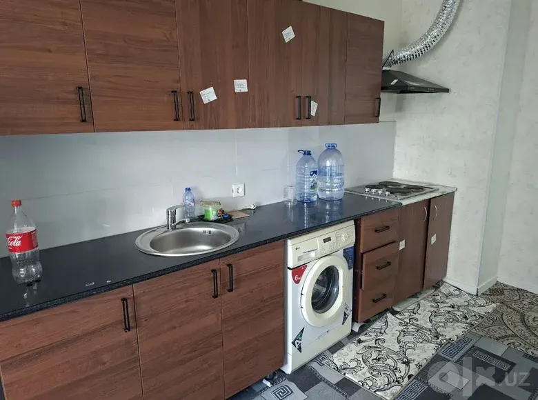 Сдаётся 1-комнатная квартира, 10 м², 1/10 этаж — Гулистан