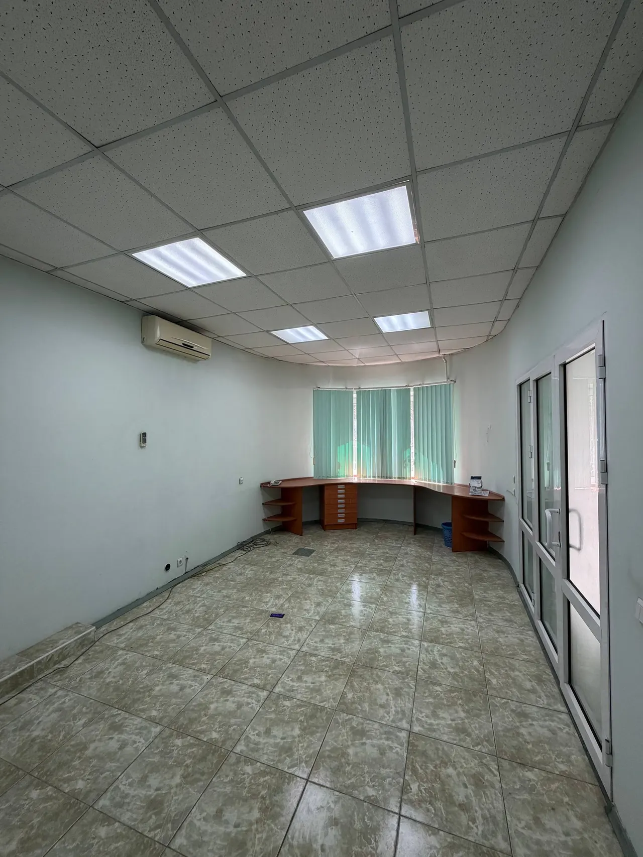 Продаётся офис, 51 м², 1/8 этаж — Юнусабадский район