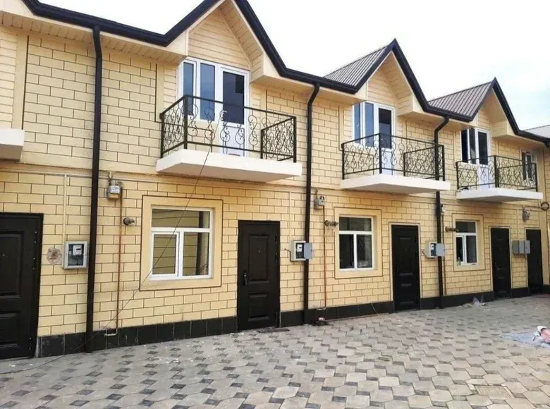 Sotiladi 3 xonali kvartira, 61 m², 1/2 qavat — Yangihayot tumani