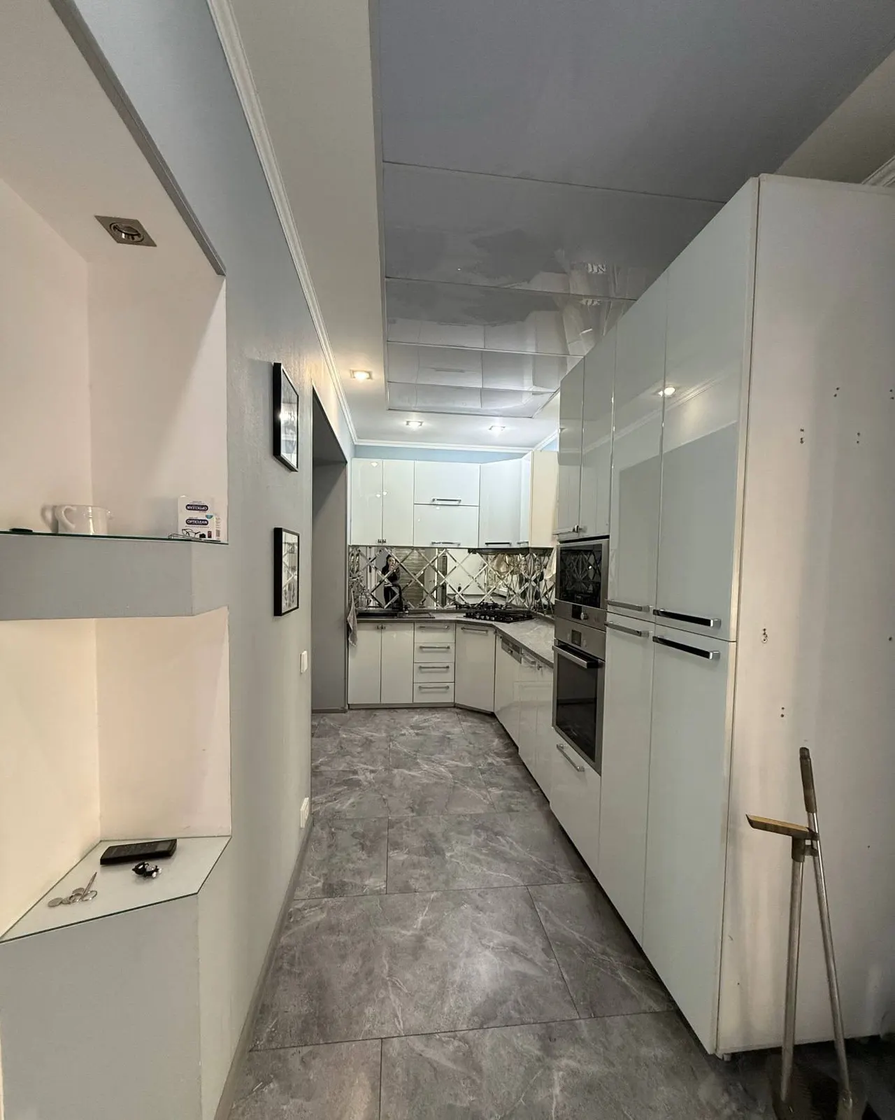 Сотилади 4 хонали квартира, 100 м², 1/4 қават — Мирзо Улуғбек тумани