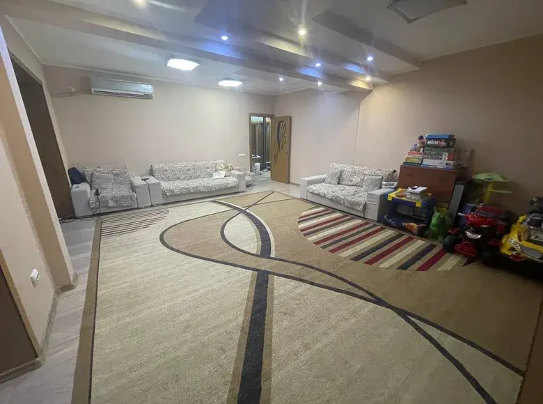 Продаётся 5-комнатная квартира, 120 м², 1/9 этаж — Яшнабадский район