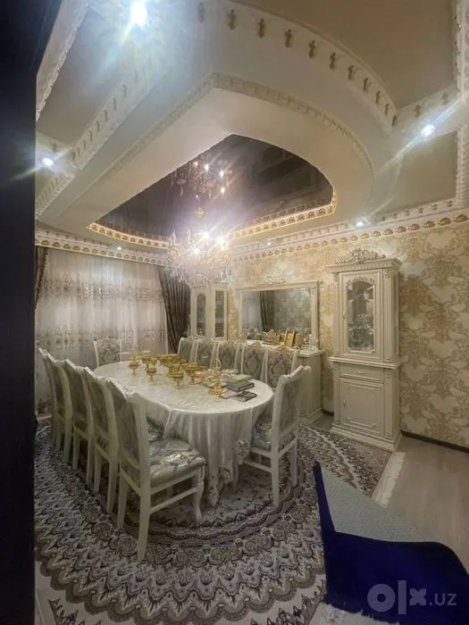 Продаётся 4-комнатная квартира, 100 м², 3/5 этаж — Шайхантахурский район
