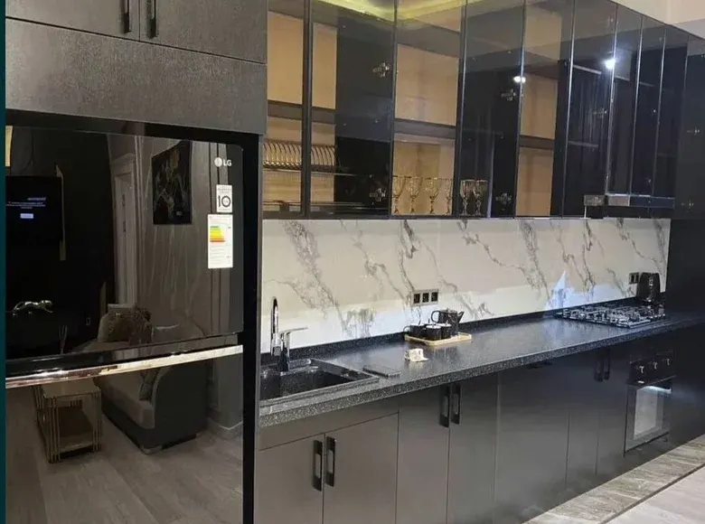 Продаётся 2-комнатная квартира, 55 м², 1/7 этаж — Шайхантахурский район