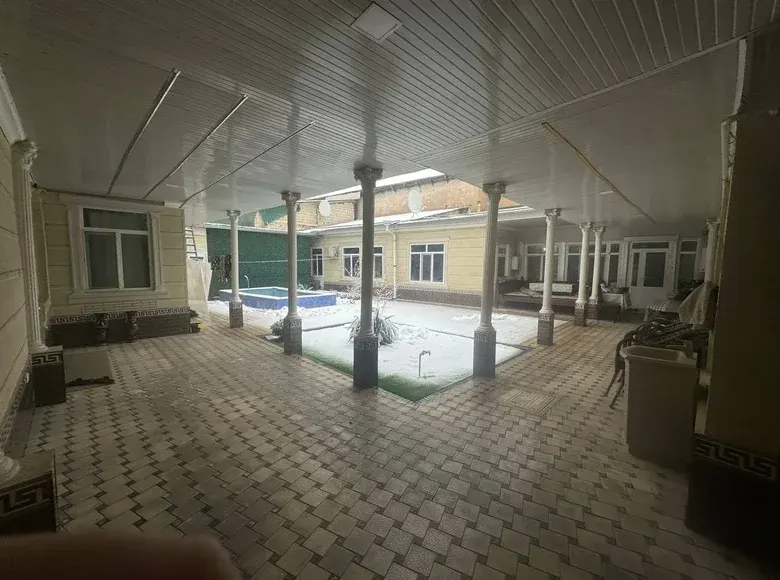 Sotiladi 5 xonali hovli uy — Mirobod tumani