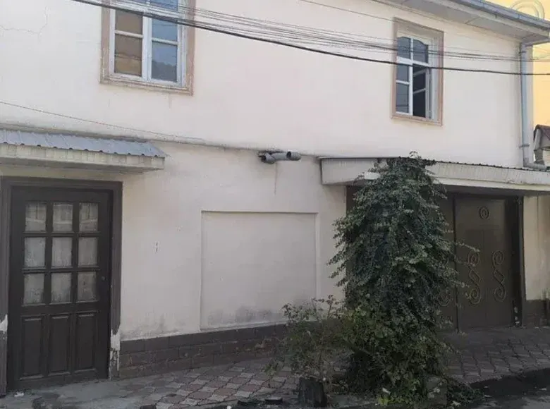 Сотилади 6 хонали ҳовли уй, 120 м² — Яккасарой тумани