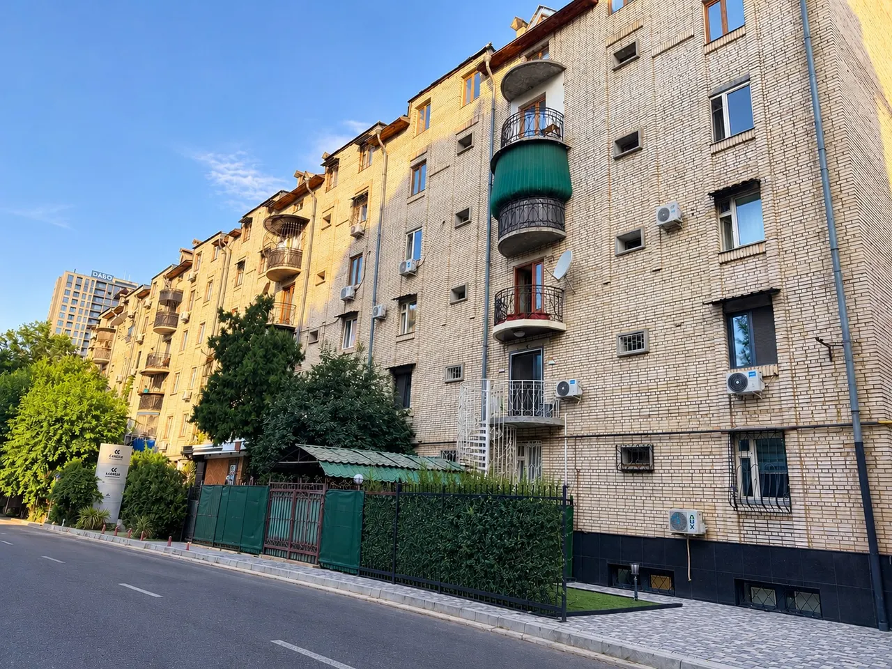Сотилади 4 хонали квартира, 442 м², 1/5 қават — Миробод тумани