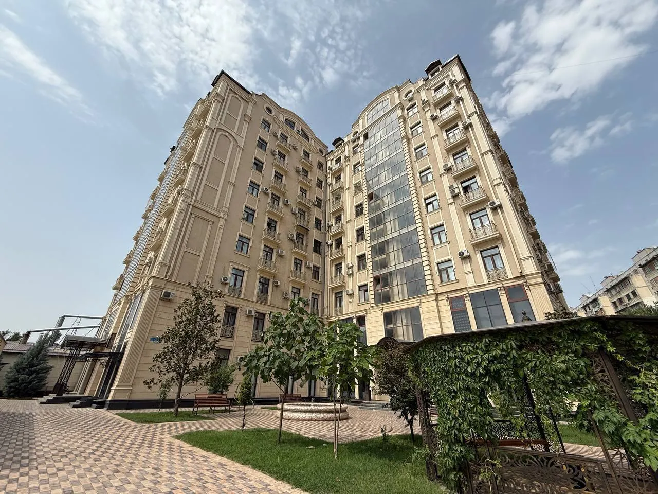 Сотилади 4 хонали квартира, 121 м², 7/10 қават — Миробод тумани