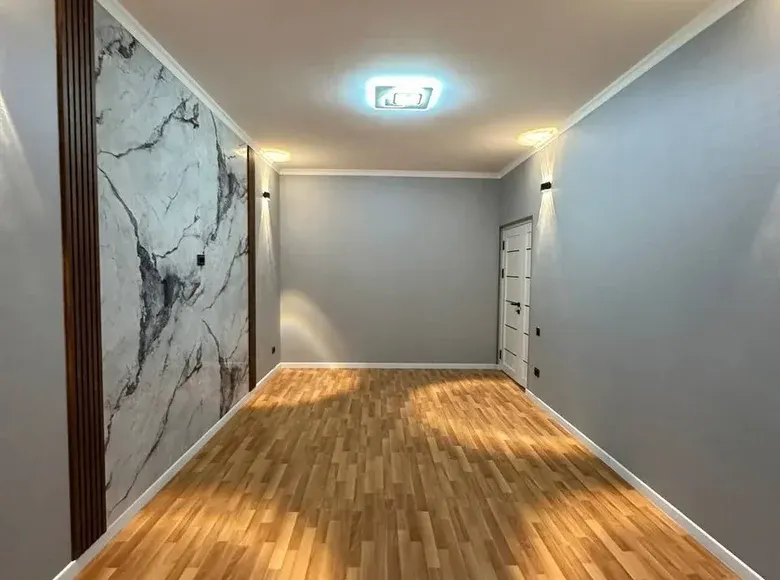 Sotiladi 2 xonali kvartira, 62 m², 1/5 qavat — Mirzo Ulugʻbek tumani