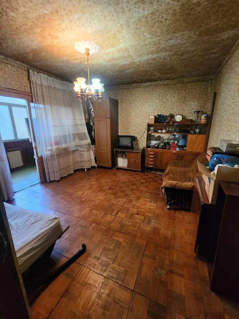 Sotiladi 4 xonali kvartira, 83 m², 1/4 qavat — Yunusobod tumani