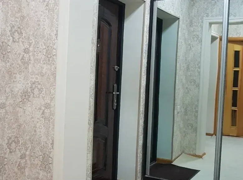 Sotiladi 3 xonali kvartira, 80 m², 3/9 qavat — Yakkasaroy tumani