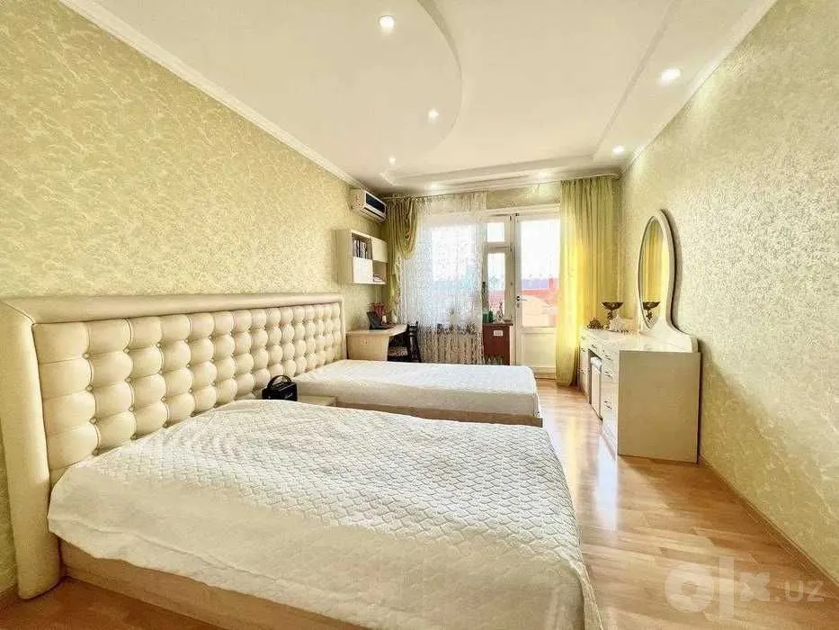 Сотилади 5 хонали квартира, 182 м², 7/9 қават — Миробод тумани