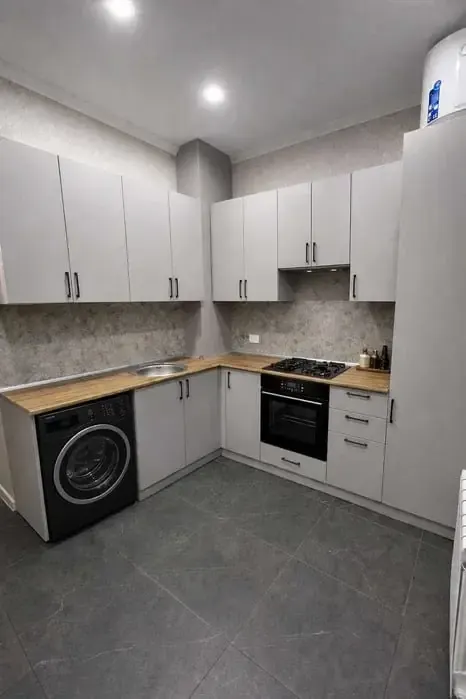 Sotiladi 2 xonali kvartira, 70 m², 2/2 qavat — Sergeli tumani