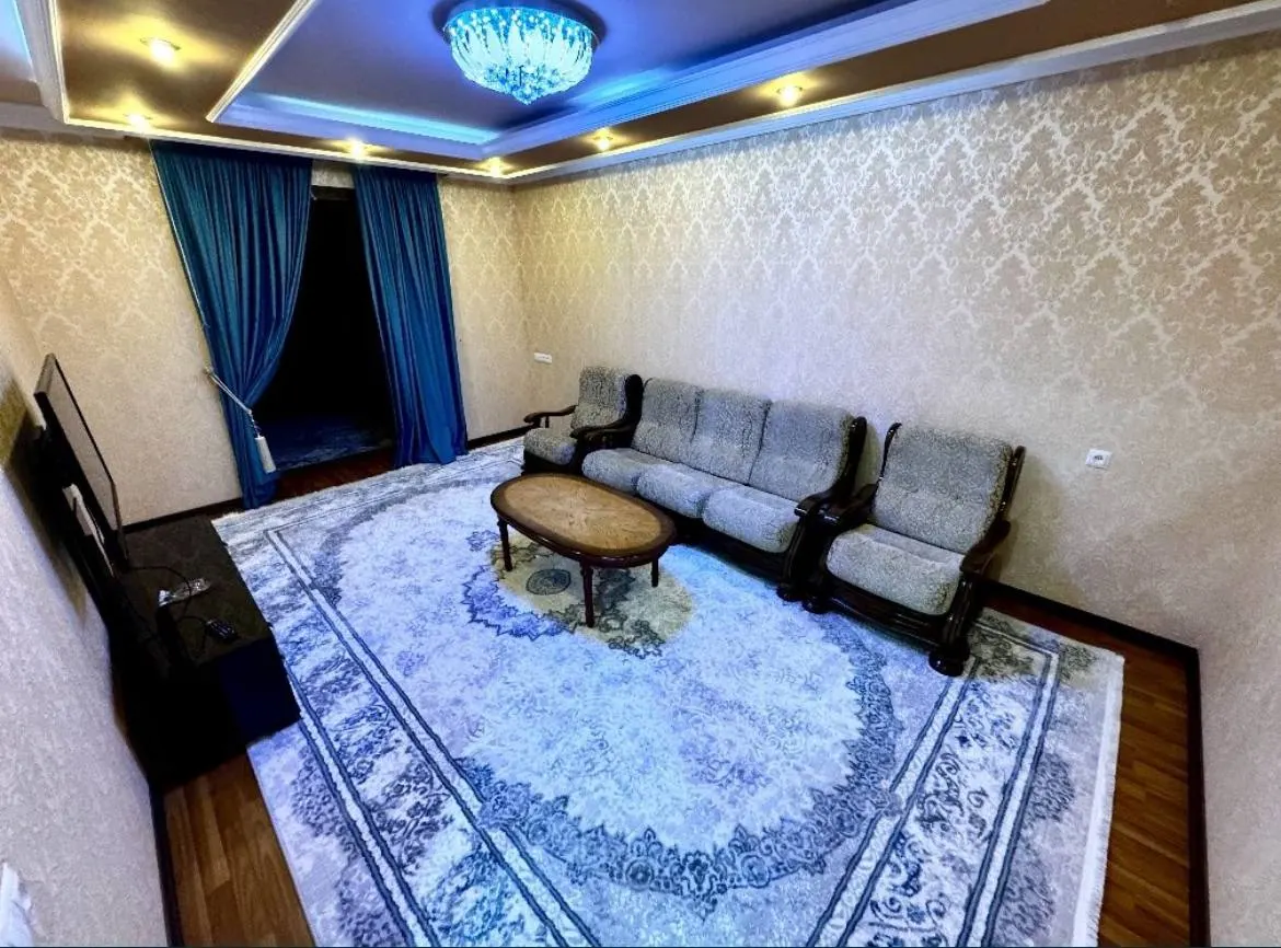 Сдаётся 3-комнатная квартира, 70 м², 1/4 этаж — Шайхантахурский район