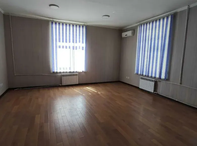 Сдаётся коммерческое помещение, 35 м², 2/5 этаж — Яккасарайский район